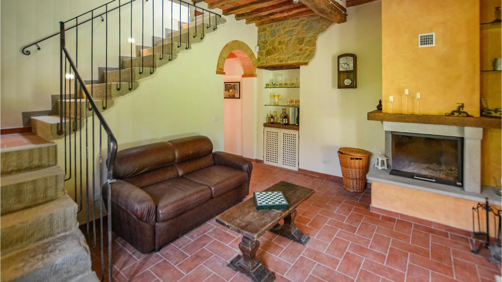 Cozy Home In Monte San Savino With Wifi